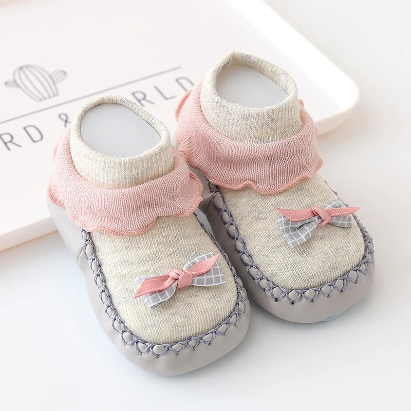 Milo’s Cozy Bow Mocs