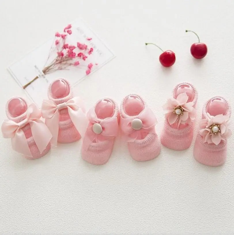 Milo’s Blush Trio – Baby Bow Booties Set (3 Pairs)